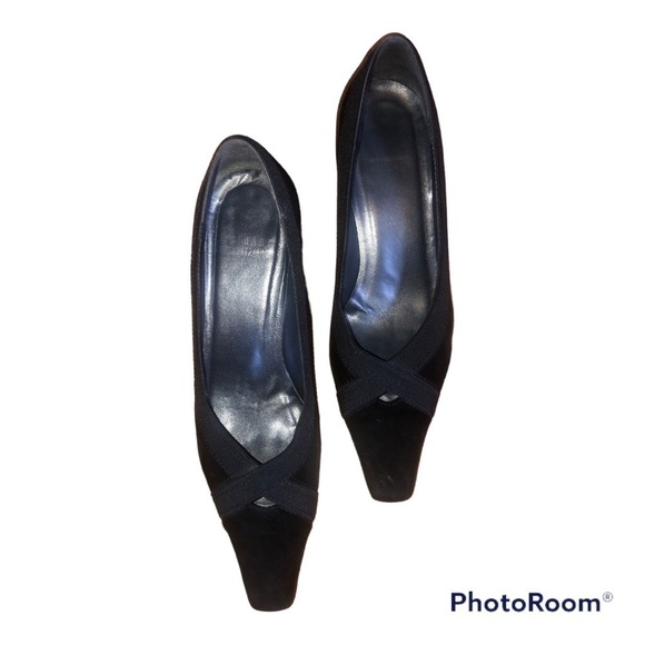 Stuart Weitzman Black Suede Russell Bromley Kitten Heels - Picture 3 of 14